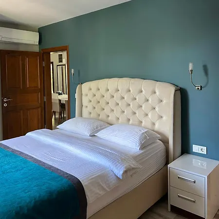 Azur Hotel