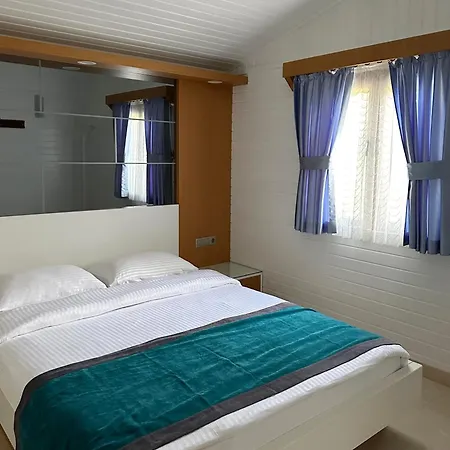 Azur Hotel